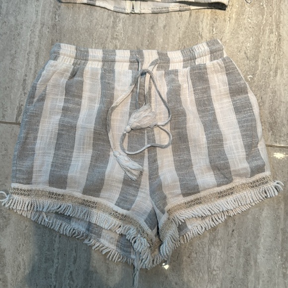 Latiste by Amy shorts set grey/white cream - Picture 2 of 4